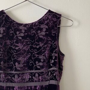 Vintage • Crushed Velvet Floral Tank in Purple